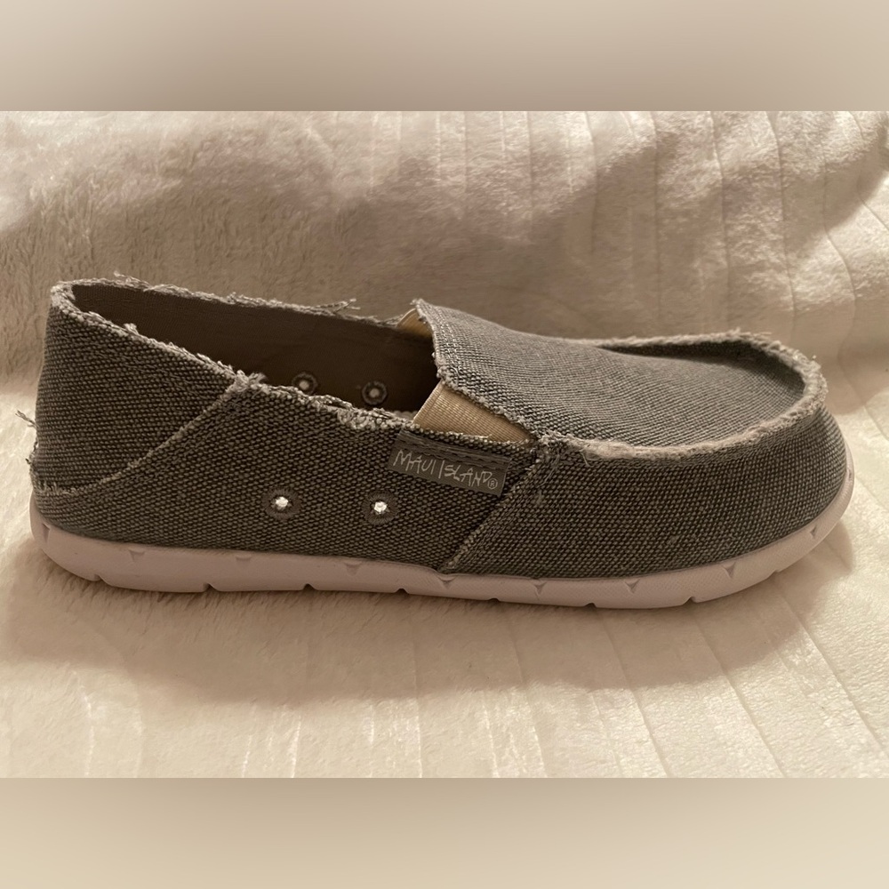 Maui Islandz Women's Grey Canvas Slip-On Flats